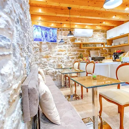 New Lux Merissima Bed & Breakfast