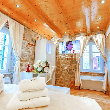 New Lux Merissima Bed and Breakfast 4*