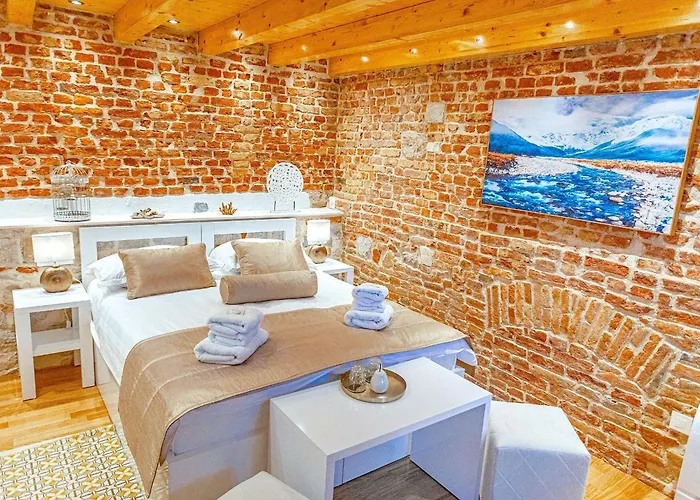 New Lux Merissima Split